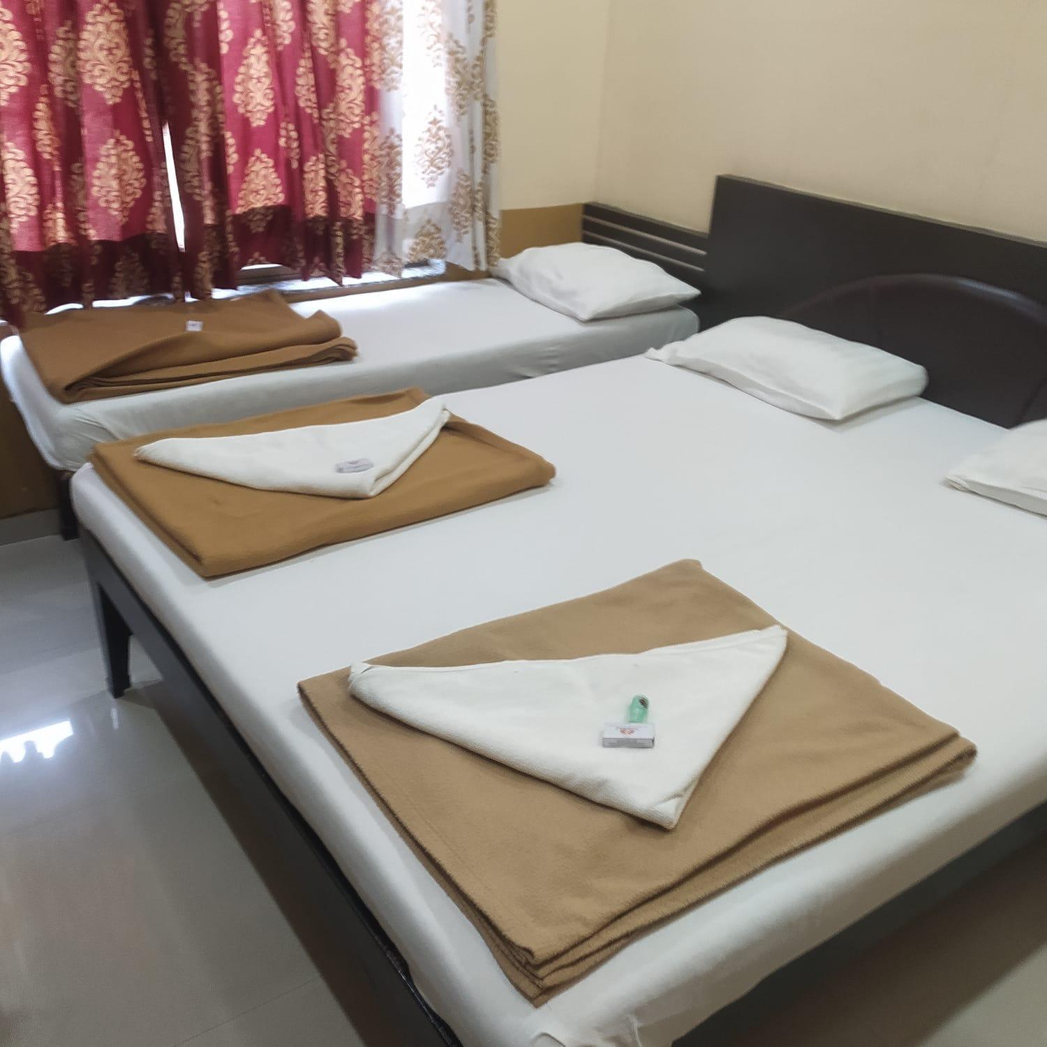 Hotel Yogiraj Shirdi Ngoại thất bức ảnh