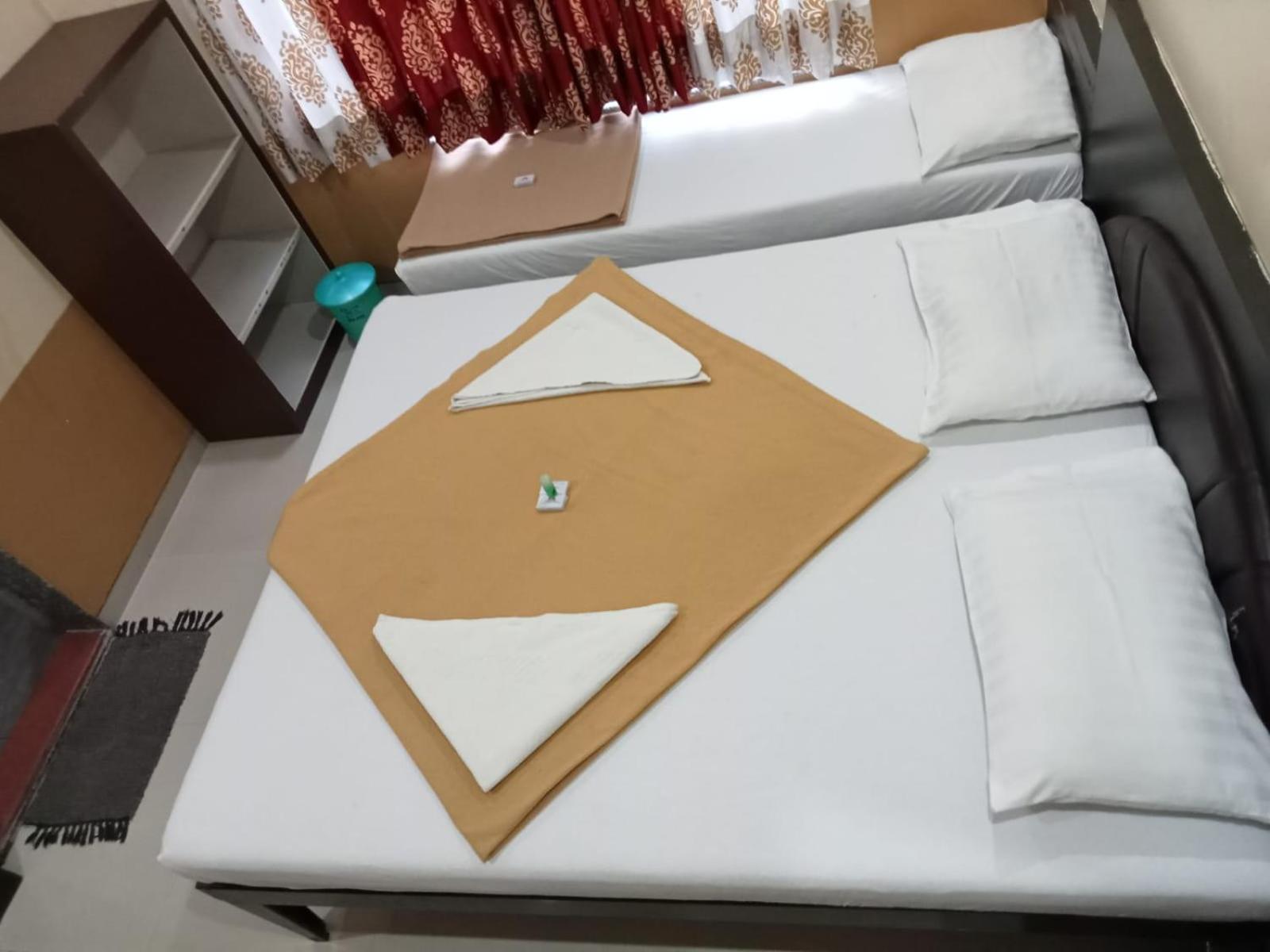Hotel Yogiraj Shirdi Ngoại thất bức ảnh
