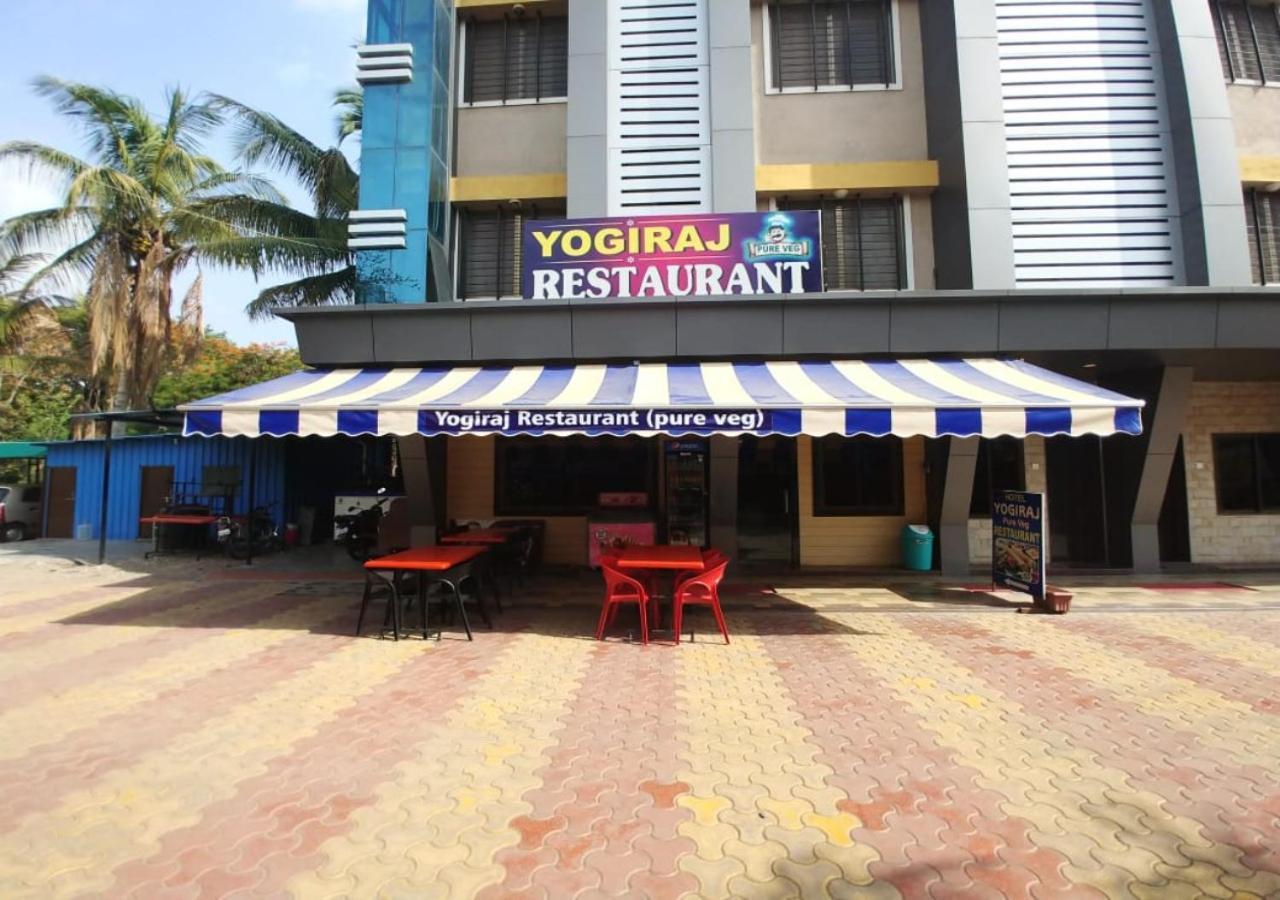 Hotel Yogiraj Shirdi Ngoại thất bức ảnh