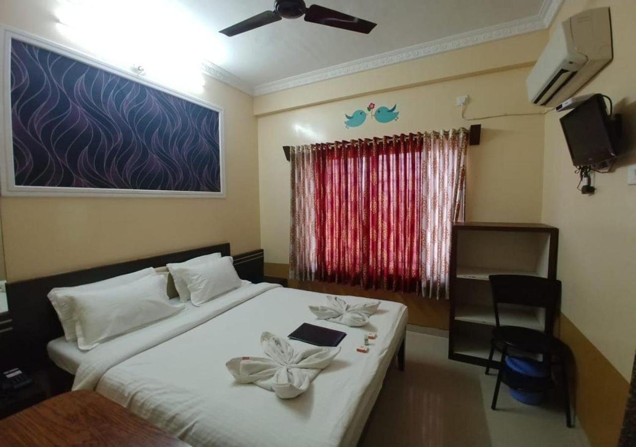 Hotel Yogiraj Shirdi Ngoại thất bức ảnh