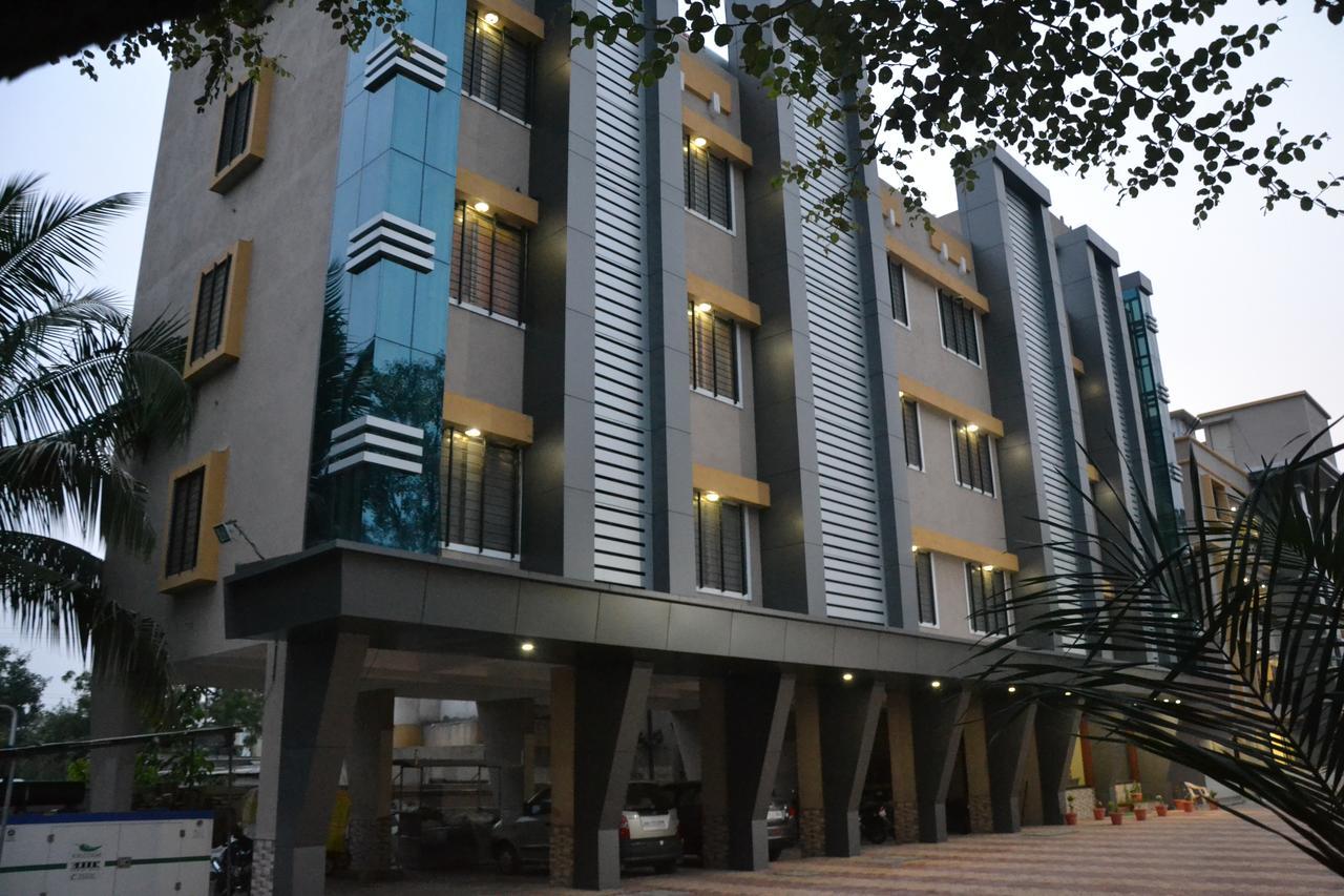Hotel Yogiraj Shirdi Ngoại thất bức ảnh
