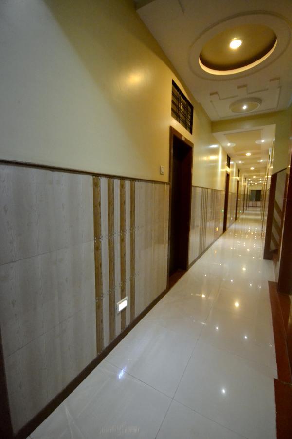 Hotel Yogiraj Shirdi Ngoại thất bức ảnh