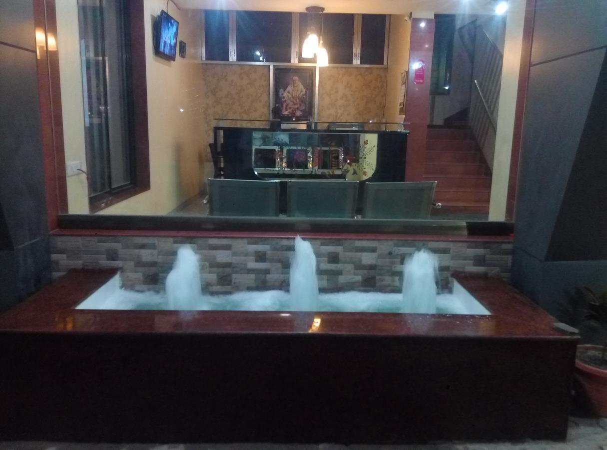 Hotel Yogiraj Shirdi Ngoại thất bức ảnh