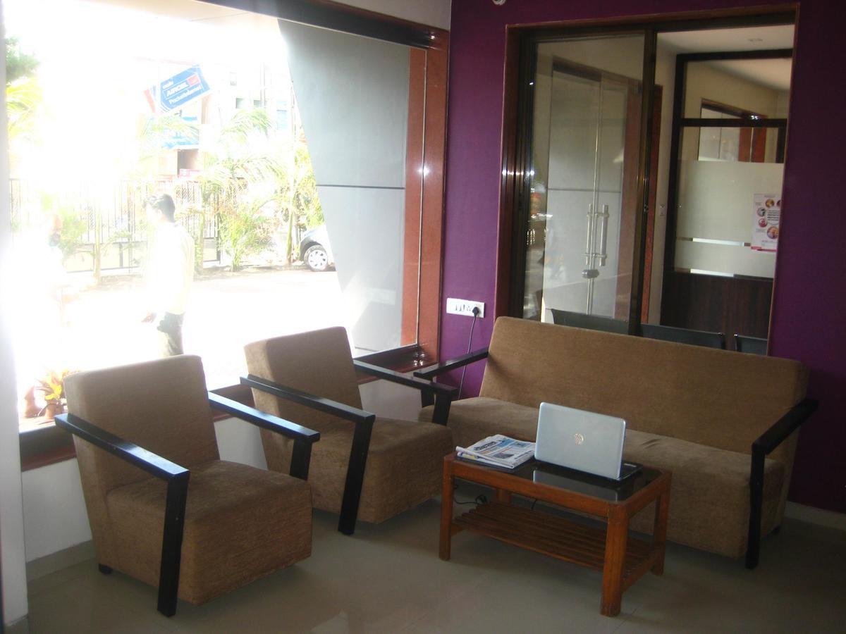 Hotel Yogiraj Shirdi Ngoại thất bức ảnh